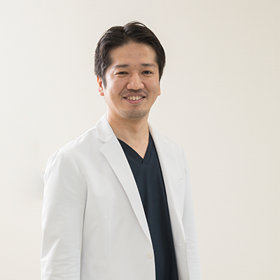 院長の湯本 欣也