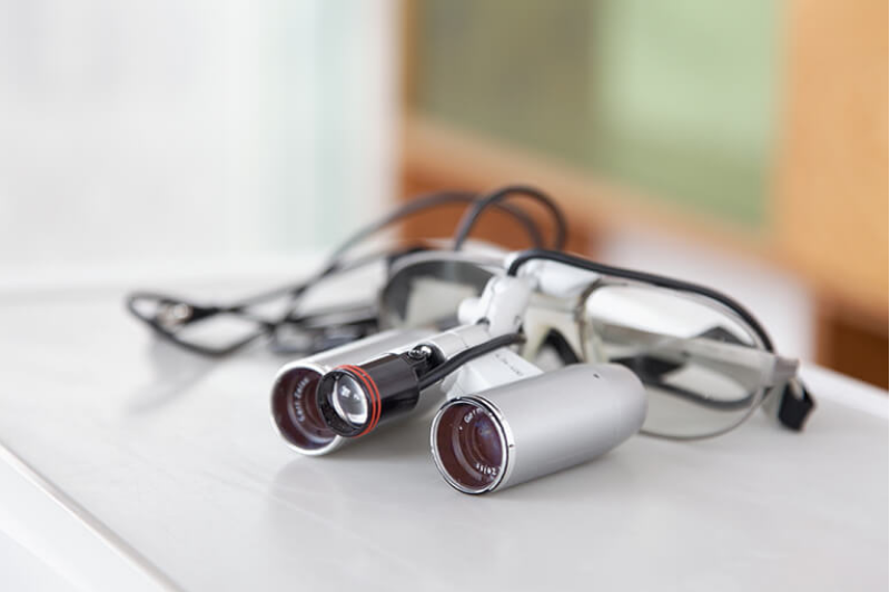 細い針を使って、痛点の少ない場所に注射