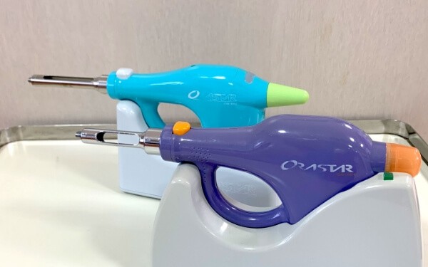 電動麻酔器によって患者様への負担を軽減しています