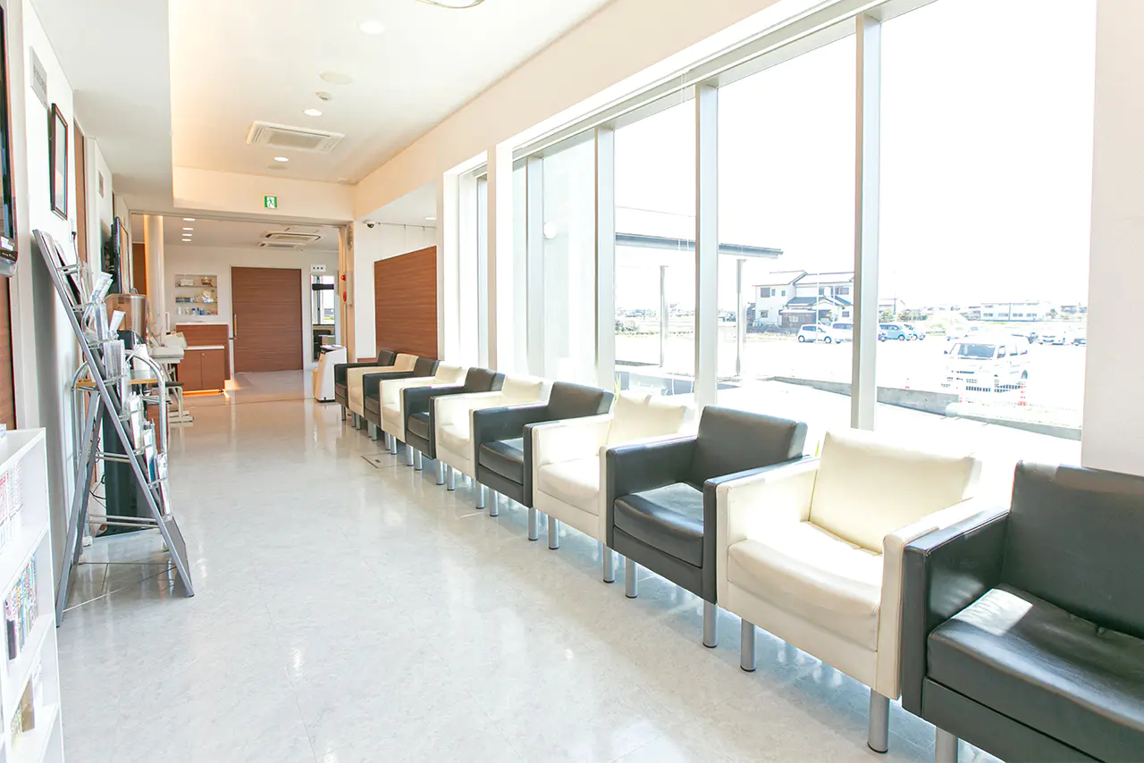 【藤浪駅より徒歩10分】【急患対応】インプラント経験25年以上の実績！幅広い症例に対応