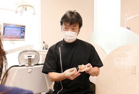 院長の青木寛典