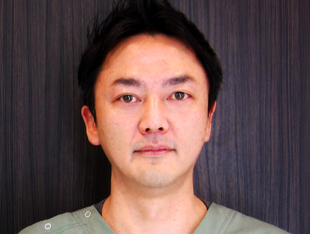 院長の小河　英樹