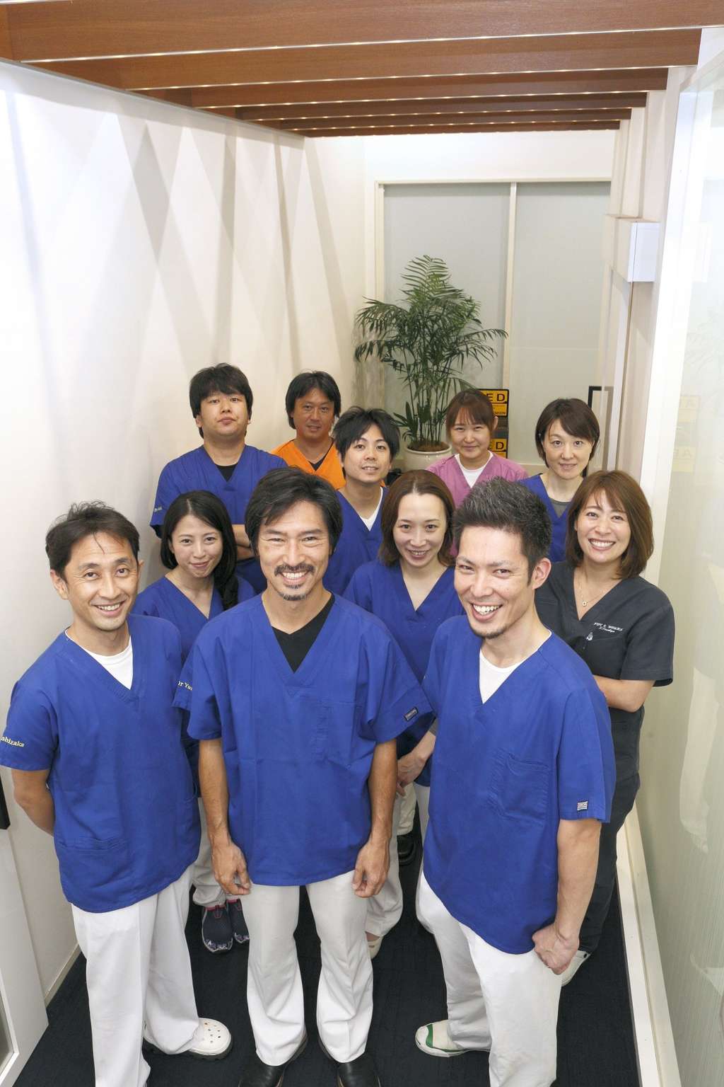 インプラント症例数347件/年で、日本口腔インプラント学会専門医がインプラント治療を行います