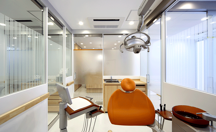 岡町駅徒歩6分／CT・顕微鏡で精密診療のクラガノ歯科医院