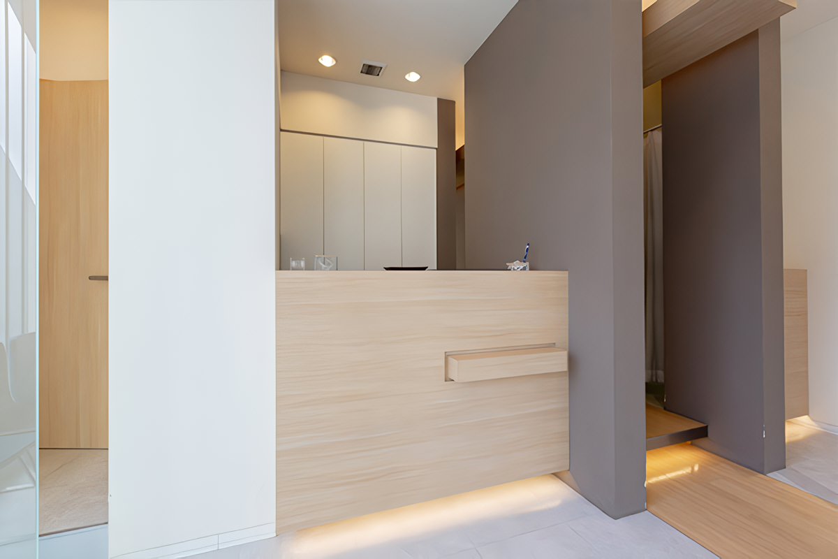 やすみつ歯科クリニックでは、日本歯科審美学会認定医による専門的な詰め物・被せ物治療を提供しています