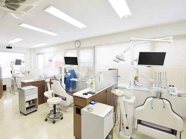 清潔で広々とした診療室