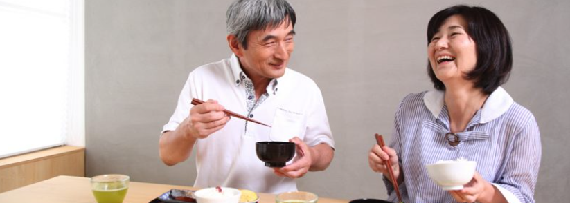 新規の入れ歯を希望される方には、さまざまな種類をご用意していますので、ぜひお気軽にご相談ください。