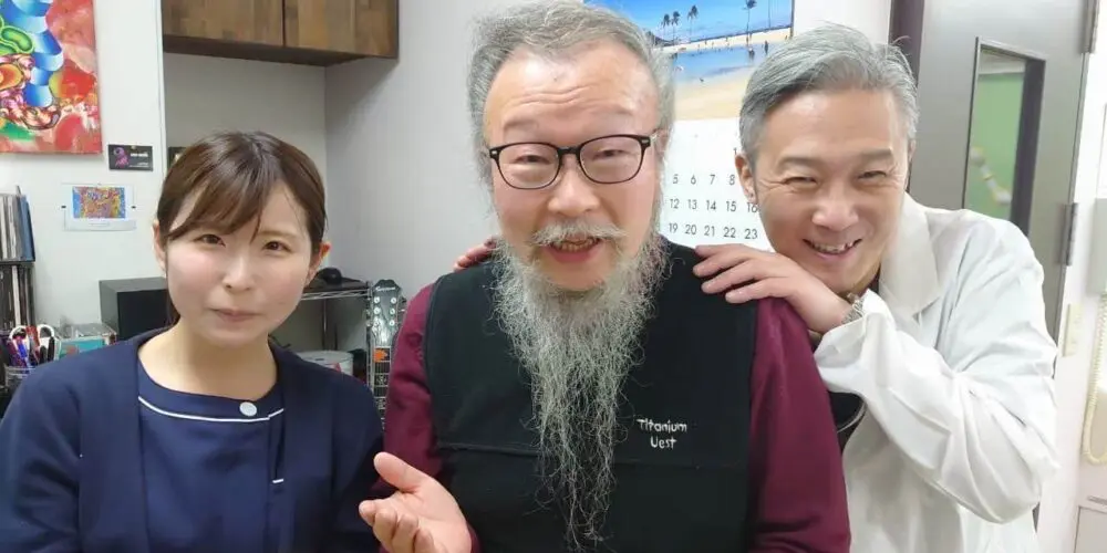 ①医院外観 ②③患者様と