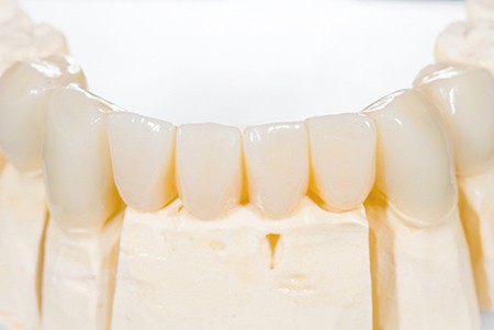 口元の印象まで考えた総合的な歯科医療として美容歯科の考え方を取り入れています