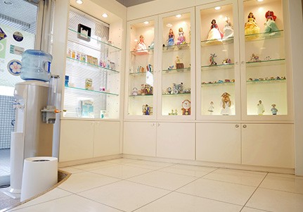 待合室にはウォーターサーバーのご用意がございます