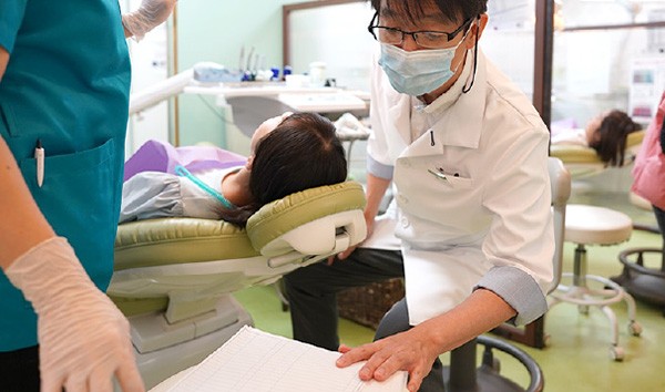 専門医がライフスタイルに合わせた矯正治療を提供しています