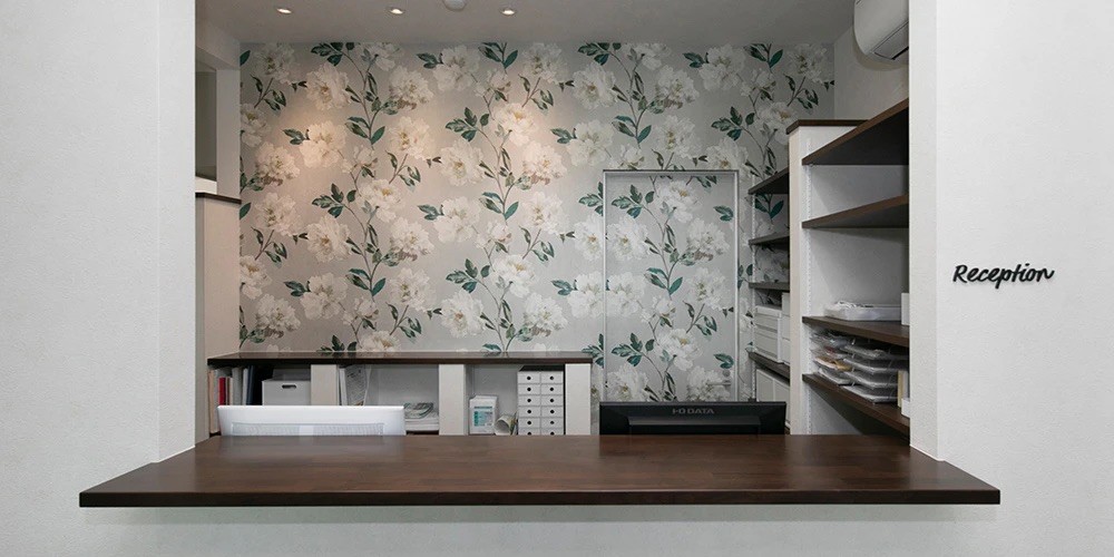 ①受付②待合室③診療室