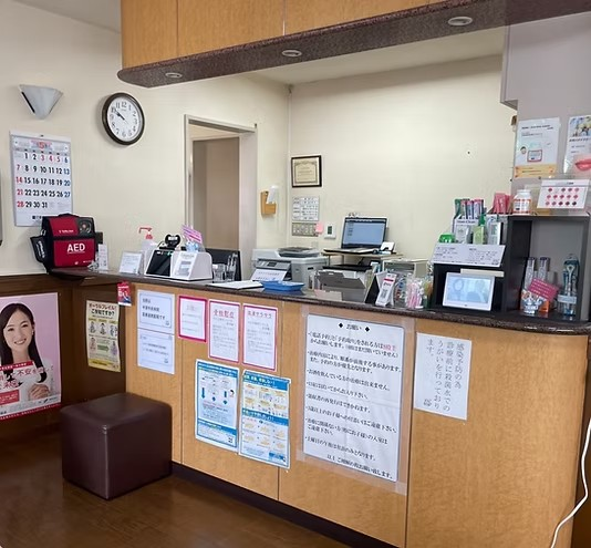 ①外観②待合室③受付