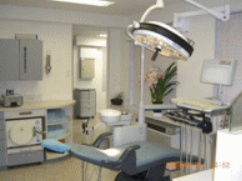 ①外観②受付③診療室