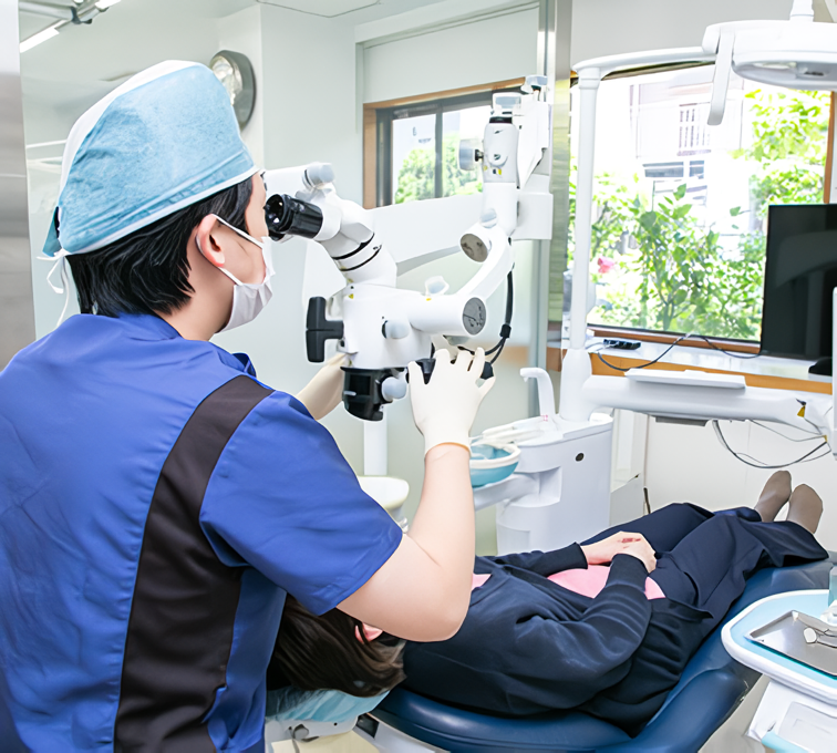 CTスキャンの上で立体的に状態を見ながら治療します