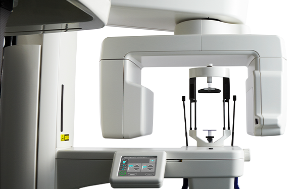 歯科用CTや生体モニターを完備しています。