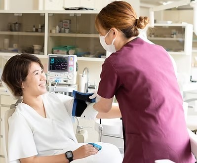 患者様一人ひとりに適したセルフケア方法も丁寧に案内し、健康なお口を長く維持できるようサポートしています。