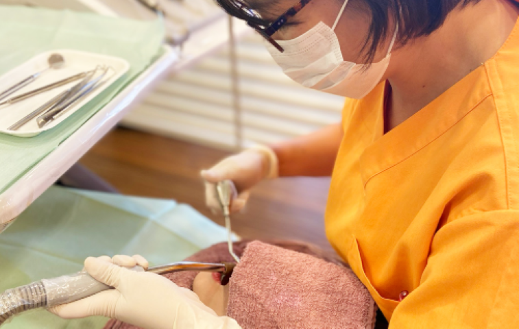 毎日のケアと専門的な治療で歯周病から歯を守る