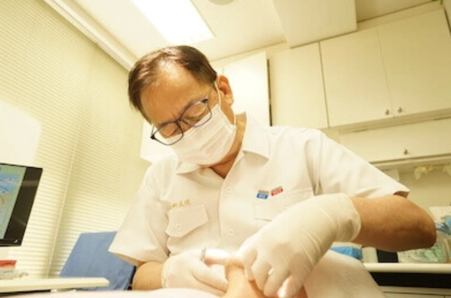 最新技術と豊富な経験で効果的かつ身体に優しい歯周組織の回復を提供