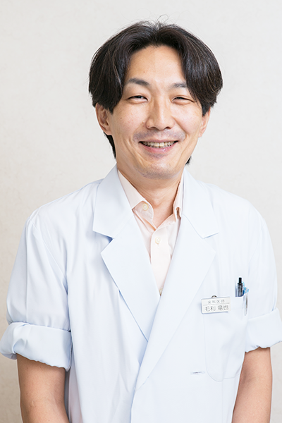 院長の毛利 竜也