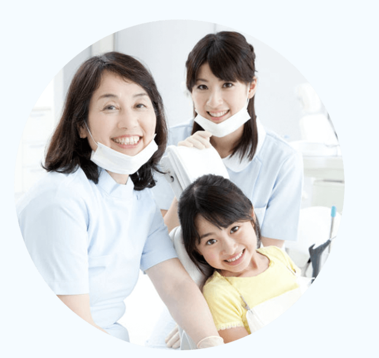 目立たず快適に矯正治療を進めたい方に向けて、透明な「マウスピース矯正」を提供しています