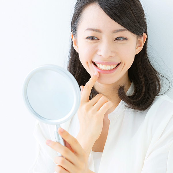 装置が目立ちにくい矯正治療