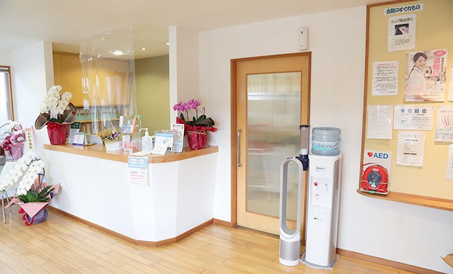 院内は落ち着ける明るい空間となっています