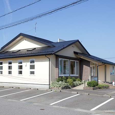 【IRいしかわ鉄道線 西松任駅 徒歩14分】予防と口腔機能育成に力を入れるなりのぼう歯科口腔外科クリニック