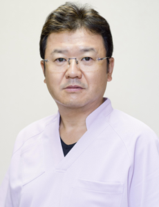 院長の青柳 佳治