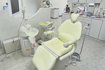 ①医院外観②診察室③モニター