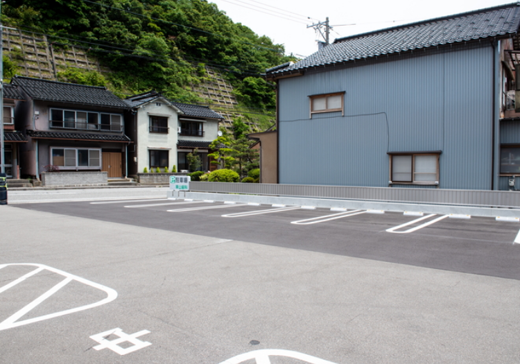 広い駐車スペースをご用意しています