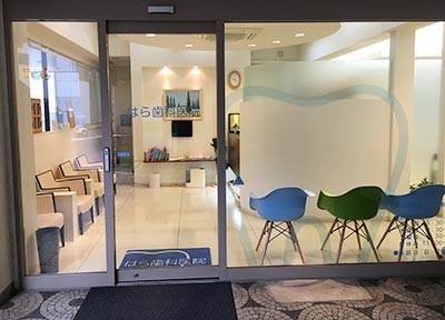 ①医院入口②受付③待合室