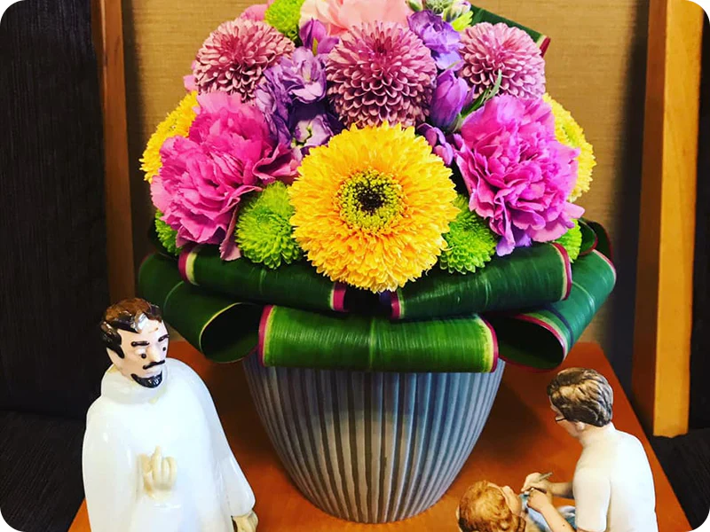①医院イメージ写真②院長③義歯写真