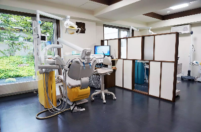 ①外観②待合室③診察室