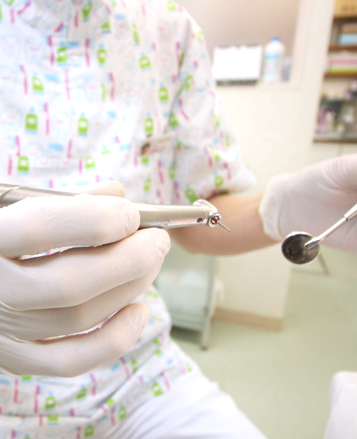 お子様が歯医者を怖がらないよう優しく対応します