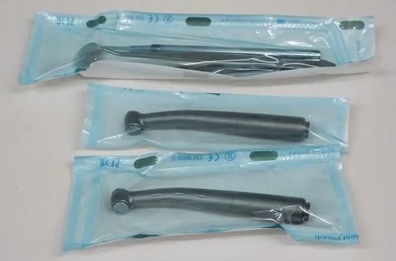 高水準の滅菌設備と精密な診療機器をそろえている