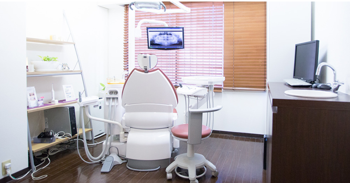 ①外観②待合室③治療室