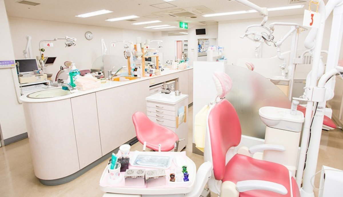 【梅田駅 3F改札口 徒歩3分】50年にわたり信頼を積み重ねてきた地域密着の「加納歯科」