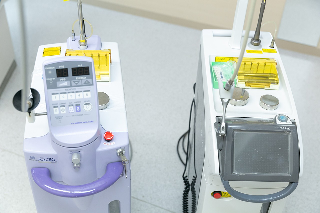 虫歯・歯周病治療に使用するYAGレーザーです