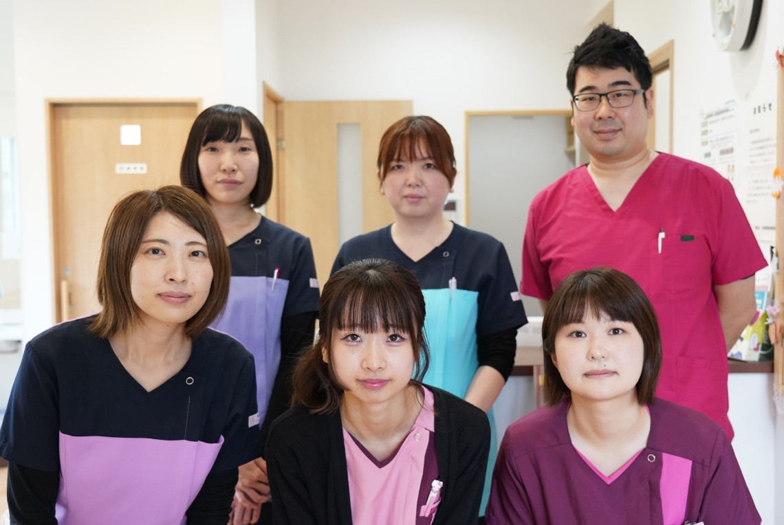 祖父の代から続く歯科医院として、地域の皆さまとのつながりを大切にしながら診療を行っています