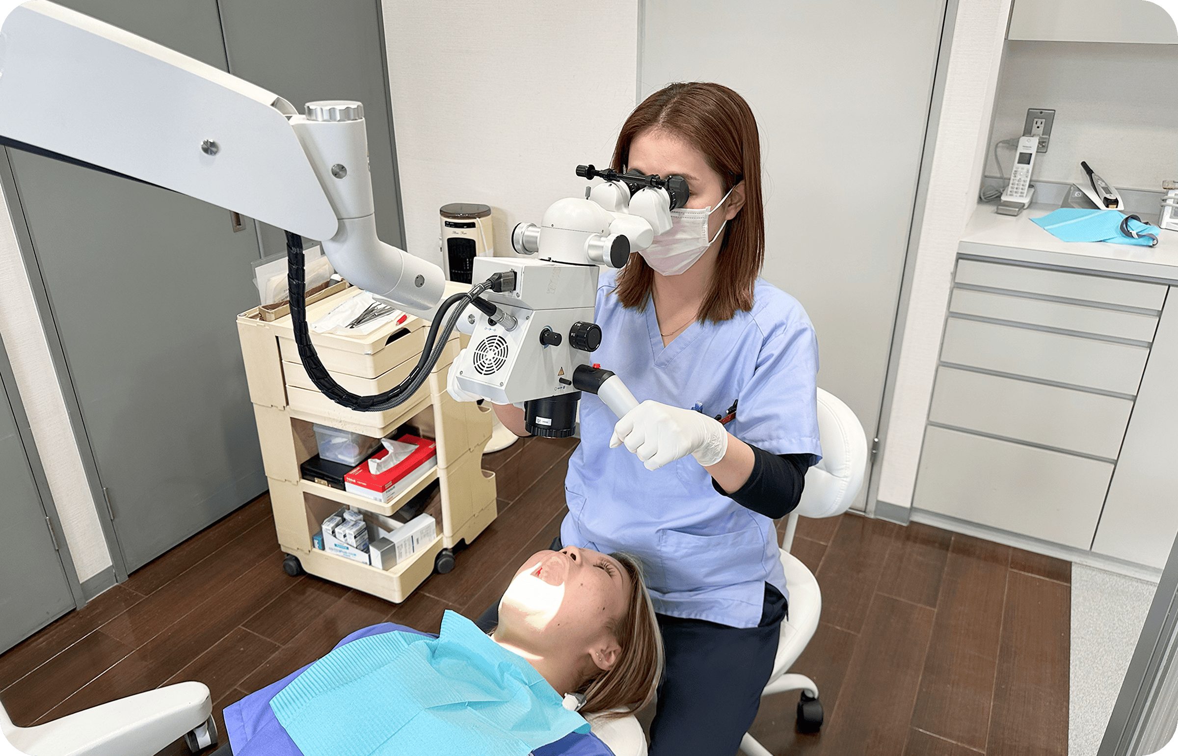 目に見えない初期の虫歯も正確に把握したうえで治療方針が決定されます