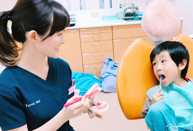 お子様のペースに合わせて治療を行ないます