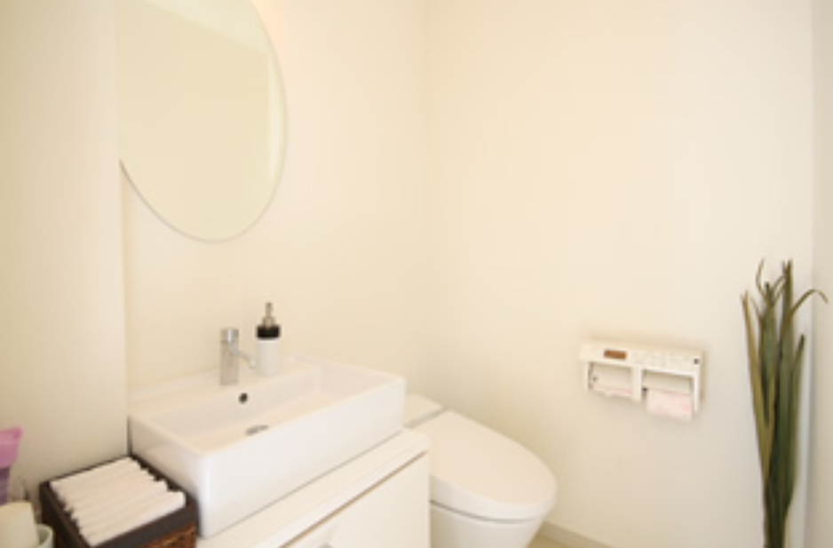 ①受付②待合室③パウダールーム