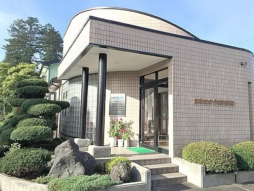 ①医院外観②待合室③診療室