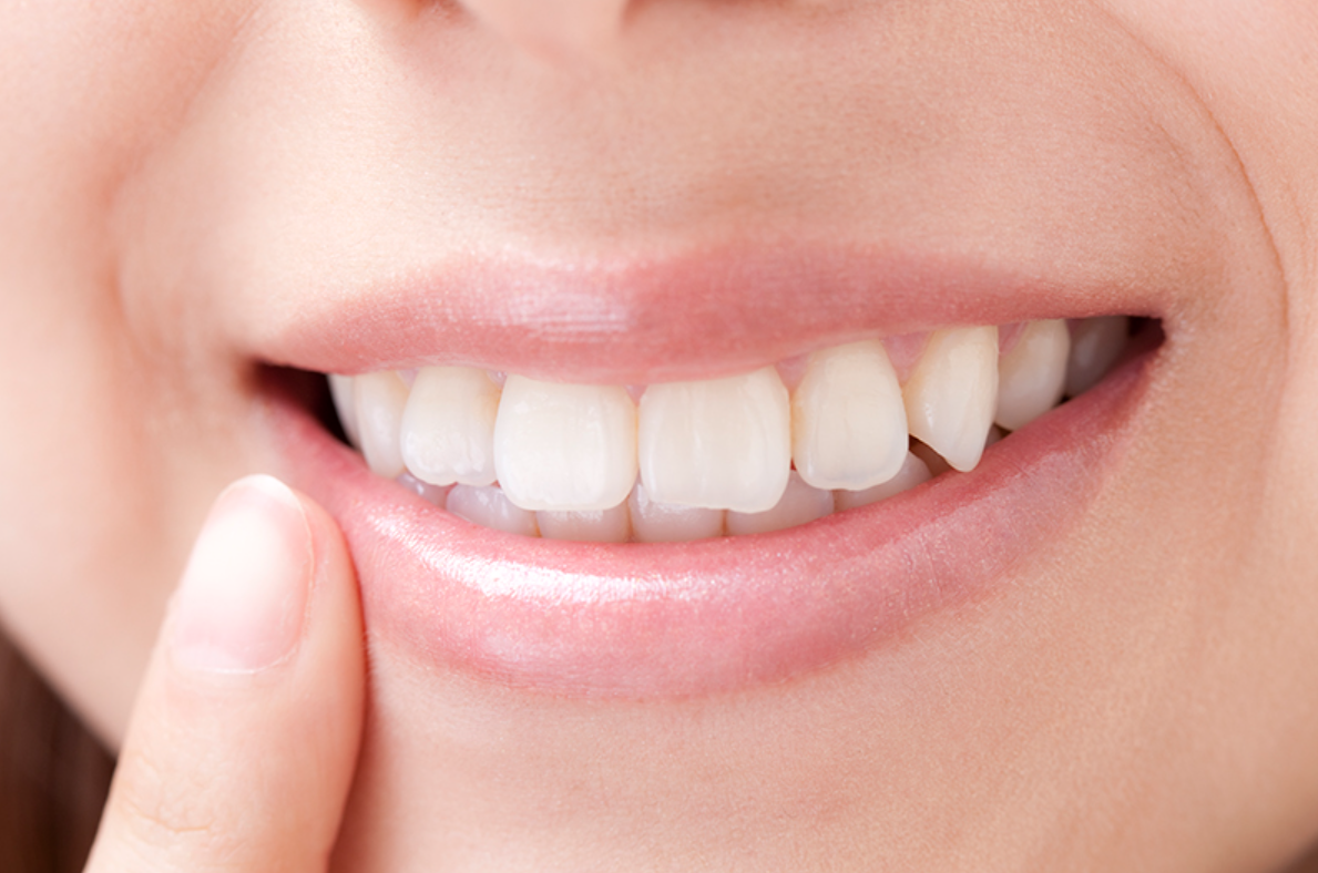 快適な装着感と自然な見た目を追求した入れ歯治療をご提供