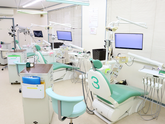 ①医院外観②待合室③診療室