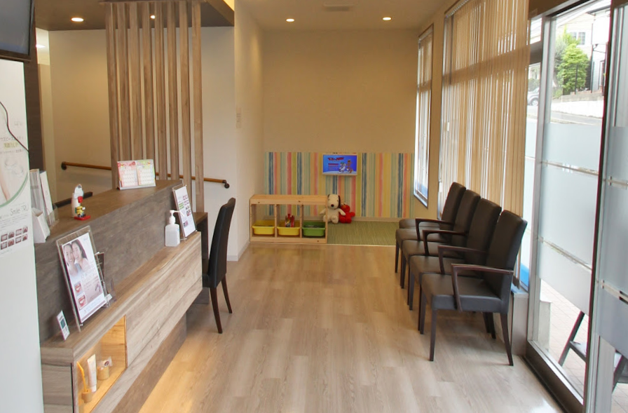 ①診療室受付③待合スペース