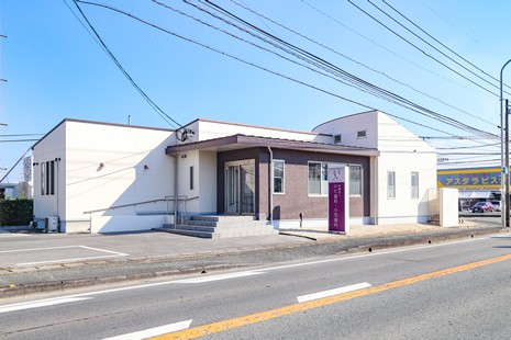 ①外観②受付③診療室