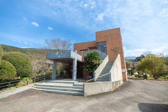 ①医院外観②歯医者が怖い方もご安心ください③痛みはその日のうちに治療します