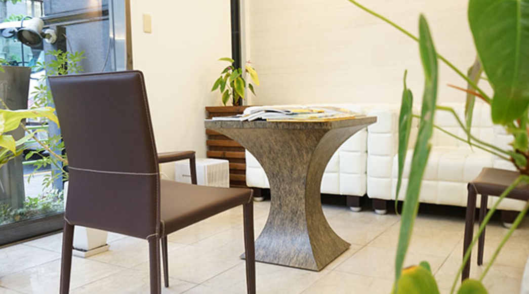 【銀座一丁目駅から徒歩2分】【完全個室診療・歯科用CT完備】できるだけ抜かない治療で健康な歯を守る銀座さくら通り歯科